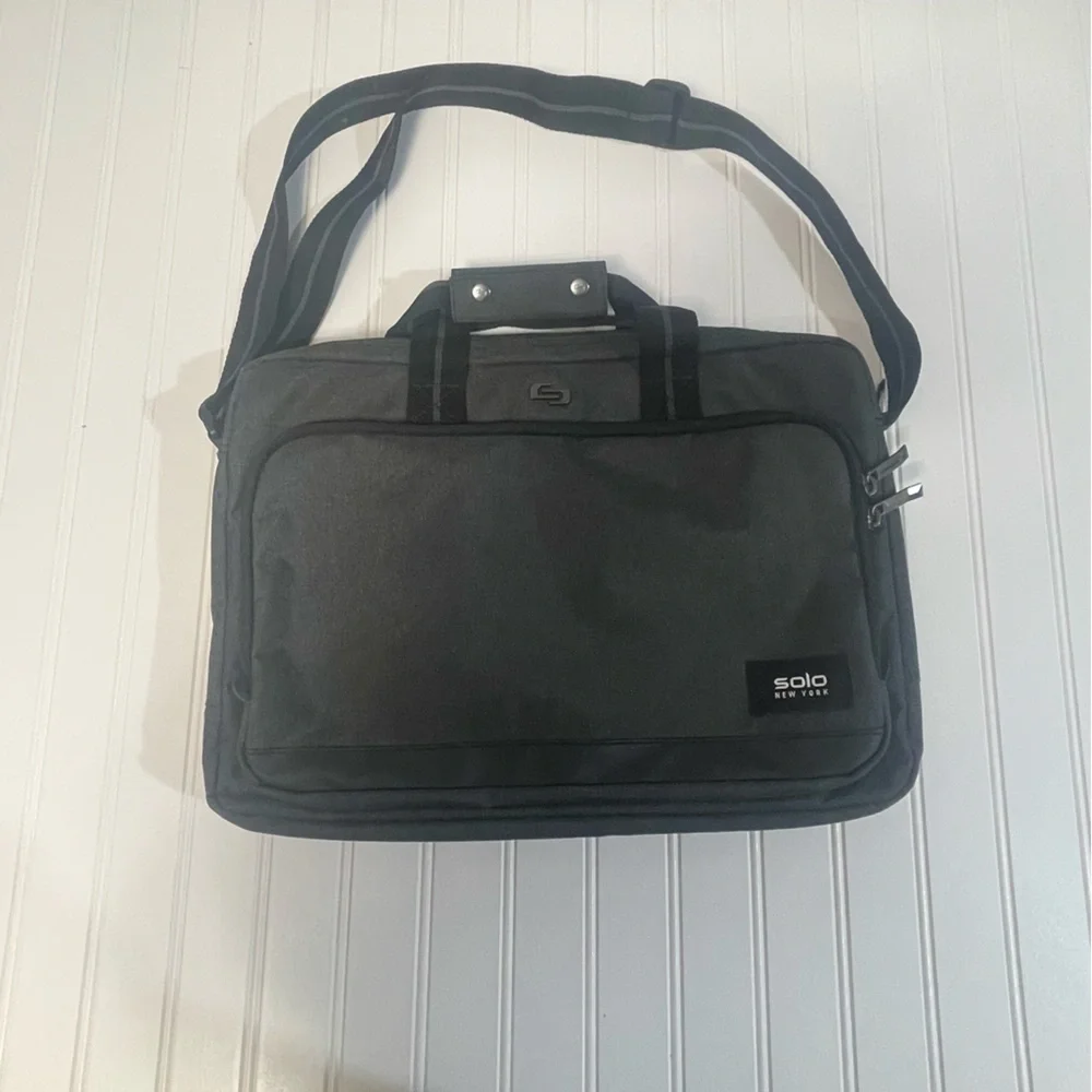 SOLO New York Gray Urban Slimbrief 15.6